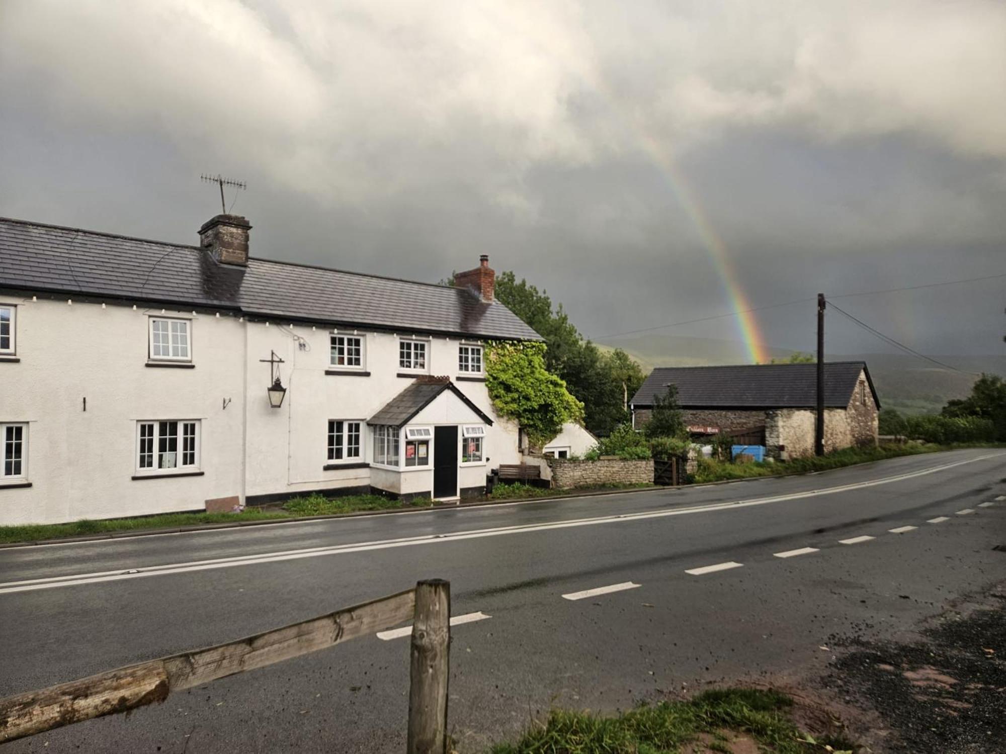 Dinas Castle Inn ブレコン エクステリア 写真